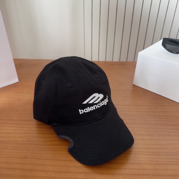 NWT Balenciaga 3B Logo Distressed Baseball Cap